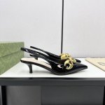 Gucci 24S 金属链条后空凉鞋 长到心巴儿上了~爱了~爱了！ 元气少女 活力满满 随意搭配轻松搭出时尚感 面料采用进口小牛漆皮 内里采用进口羊皮 意大利进