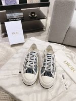 顶级版本 Dior迪奥walk'N系列 老花 刺绣 厚底帆布鞋 休闲运动鞋 原版购入开发 做货 这款 Walk'N'Dior 厚底运动鞋是一款时尚单品，提升该系