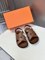 340男10【ΗErmes 】爱马仕春夏经典情侣款二舅拖鞋 Chypre 丑萌丑萌二舅拖鞋——老头拖鞋，上脚简直太舒服了！憨厚又可爱！ 全混种羊皮包底台,真皮沿
