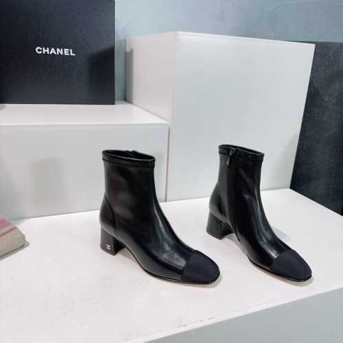 高品质出厂 ！顶级品质chanel香奈儿24Ss秋冬经典新品弹力皮粗跟短靴！经典永不过时！顶级品质 非市面弹力pu 时尚圈的绝绝子 搭配将演绎着细致 极简 永不