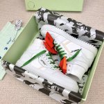Off White情侣款 出厂价：65-75 最新春款高邦休闲佳作，发布市场最高品质版本系列原版开模，原版套楦，制作工艺1:1原版越来越多明星网红的不二选择在经