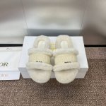迪奥 Dior 2024春夏走秀新款 Iviera Evolution魔术贴织带厚底休闲羊羔毛女鞋 Cd立体刺绣字母logo藤格纹露趾居家面包拖鞋 明星同款拼色