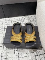 430 dries Van Noten 25/ 潮牌春夏新款时髦褶皱鞋面平底拖鞋 又又又又来了 又是近期最爱的Dvn 设计感线条感 简单 就是年度最爱了 炸裂推