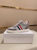 工厂价 高端版羊皮里 THOM BROWNE 汤姆 布朗 new york 汤姆再上爆款！这个邪魅酷感的新锐品牌 让我们在这个夏天有了放松 时髦 个性的新选择