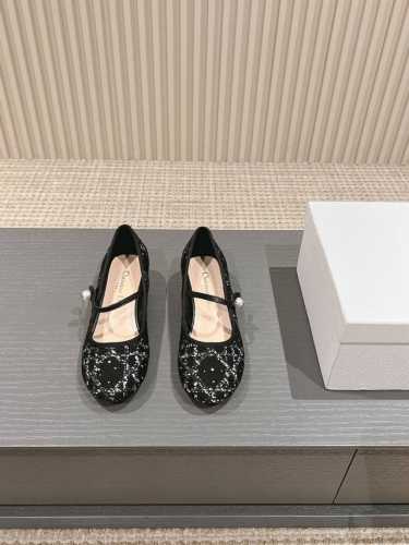 出厂 ，Dior 迪奥 2024新款春夏系列 圆头小珍珠单鞋 原版购入开发！完美还原这款鞋的楦形细节 鞋面进口牛漆皮 内里垫脚细腻小羊皮，看细节实拍认品质，小小