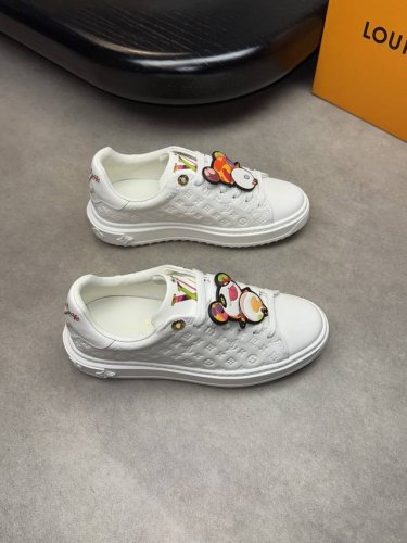 【Louis Vuitton】新款路易威登 P530 -高端品质 原单 情侣装 休闲运动鞋 -鞋面：丝绸小牛皮、空压品牌图腾、鞋舌；彩印品牌图腾、后跟品牌Pvc