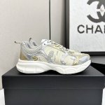 Chanel香奈儿联名迪奥老爹鞋， 2025专柜顶级休闲款运动鞋这款经典设计；鞋面多种工艺电绣的风格；大底却时尚运动；不平凡的拥入了多种配色元素 多元化混搭非常