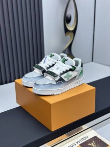 工厂直销 莞产高端货源 水洗裂纹工艺顶级版本 LV-路易威登-经典走秀新款空胶工艺 原版1：1开发复刻！！上脚非常舒适 奢侈用料，做工精细，中底印有欧洲制造英文