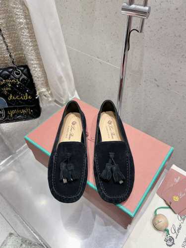 麂皮 小牛皮 Loro Piana* LP诺悠翩雅新款流苏豆豆鞋一脚蹬乐福鞋 简约时尚 脚感超级舒适 一天可以暴走两万步的鞋子 超级百搭款！鞋面采用独特针织面料