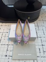 代购级别 市场唯一对版manolo Blahnik 万年不败的经典款 重金购买三个原版购入 一系列四种跟高1:1复刻定制 做到零差距。试脚 调楦 定制一年有余，