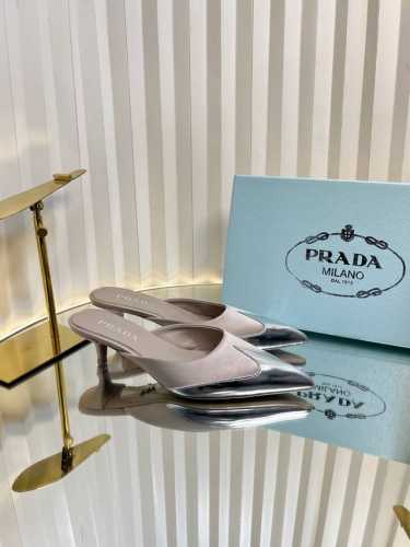Pra*D普拉*达2025Vs最新走秀爆款时装单鞋系列 尖头低跟单鞋 Prada早春T台走秀网红同款＂造梦不夜城＂，Prada能在重要场合上用得上了，小清新风带