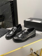 小香2024秋季新品 ～～～独家推荐，市场最高版～～～原版面料、原版1：1定制，非市场普通版本。 面料：开边珠 牛皮 大底：橡胶真皮组合底 码数：35-39 编