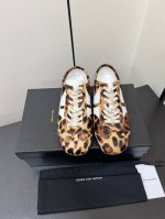 男款40Dries Van Noten Dvn 马拉松复古德训鞋dries Van Noten 春夏系列 设计师通过改造扭曲和颠覆经典元素 打造出实用而富有设计