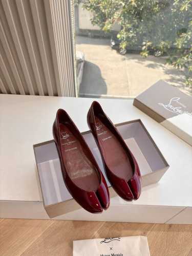 G077 G002所见即所得代购级别Christianloubouti*&Maisonmargie*联名款顶级代购版本 绝美分趾平底芭蕾单鞋 分趾+红底的双头子