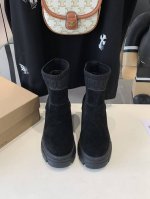 出厂价 Ugg冬季新款女士 舒适时尚厚底人鱼坡跟款短靴休闲雪地靴周冬雨明星同款 Ugg秋冬罗格鞋坡跟雪地靴毛线筒特秀气显高显瘦显腿长 给秋日叠穿增添小心机 巨轻