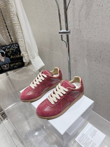 情侣款女 男10 Maisonmargiela Mm6 马吉拉 情侣款针织连袜漏孔德训鞋 休闲运动鞋 原版购入开发 做货 鬼才设计师品牌，一个轻奢品牌 这一款德