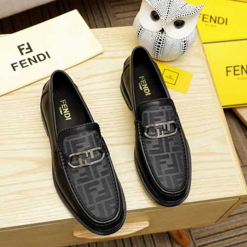 FENDI 最新男士正装皮鞋经典系列不容错过头层采用进口头层牛皮原单品质，皮质光滑细腻版型超赞，完美流线型轮廓皮内里，2色可选！码数38-45