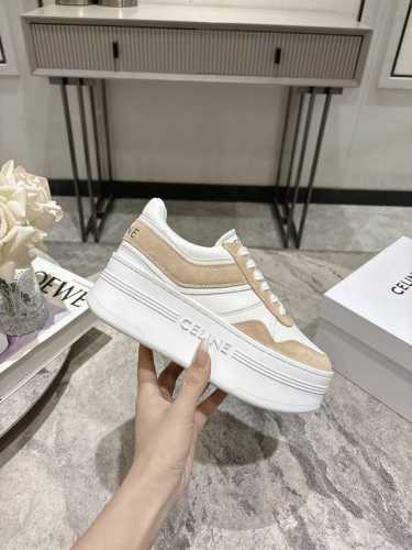 Celine思琳秋冬最新走秀款厚底休闲鞋Ct-04 Trainer系列运动鞋 Lisa 超多明星上脚、这一季运动小白鞋无论从楦型的轮廓隔板的拼接都让人耳目一新、