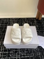 代购级 Celine 25Ss春夏新款罗马厚底凯旋门 拖鞋 度假风必备 赛琳沙滩鞋，厚底拖鞋 原版本购入开发 专柜最新 进口羊皮面料超级柔软舒适原版本开模橡胶大