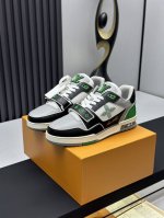 工厂直销 顶级版本 LV-路易威登-经典走秀新款空胶工艺 原版1：1开发复刻！！上脚非常舒适 奢侈用料，做工精细，中底印有欧洲制造英文字母鞋面由意大利进口小牛皮