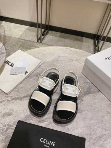 顶级品质 Celine思琳经典凯旋门春最新爆款沙滩凉鞋夏天搭配袜子，简直绝绝子 复古的点上带上了满分时髦感颜值原版购入开发，依旧最高输出还原原版定制复古感 面料