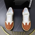 Dsquared2男士logo印花及踝运动鞋D二次方 官网最新版， 大气十分亮眼 男士休闲鞋。原版1:1大底 独具时尚前卫气息 ，更显尊贵！是潮男的首选。颜色