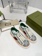 工厂价女 男10 Gucci Tennis 1977系列低帮运动鞋来啦迪士尼Disney 与Gucci Off The Grid合作系列早秋系列：原版鞋底、原版