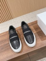 松紧金属扣#正常码 男+10 GIVENCHY 纪梵希经典小白鞋 说之为小鞋白中的始祖不为过。 小白鞋中的绝对款式都已淘经汰，但GVC凭借不过时的介简经典设计。