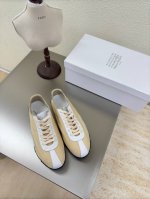 情侣款 新德讯 Mm6 Maison Margiela 男10 高丝光牛反绒皮原版布料水染牛皮 大热时尚风格 白配淡黄 Mm6 Maison Margiela的