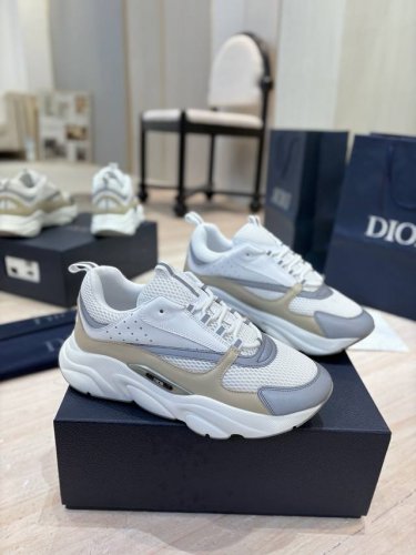 出厂价： 顶级版本 Dior 迪奥 经典款 B22系列 网面 休闲 运动鞋 老爹鞋原版购入开发 做货 国外超火的D家 运动 老爹鞋 市场最高品质 原版爆拆 完美
