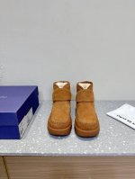 Lost In Echo 24Aw秋冬新品首发 雪地靴 鞋型不同于市面上的臃肿雪地靴，这款消解臃肿感 瘦腿模式一秒开启;增高厚底 零负担长腿，适合小个子的女生，