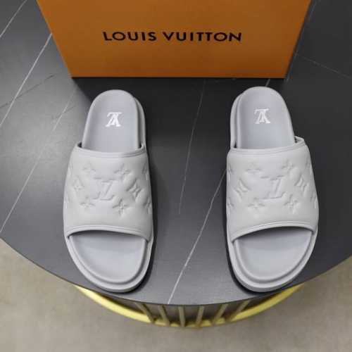 出厂价： 品牌：LV路易威登标准码：38-44 45定制 等级：官网同款 材料：原版皮料设计 原版轻便耐磨组合大底款式类别：男士时尚凉拖鞋 尊贵奢侈品大牌元素