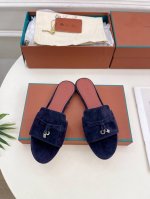 Loro Piana 乐悠翩雅 代购级别2025春夏新品 Summer Charms 经典金属吊坠羊猄面拖鞋 LP是意大利顶级奢侈品牌 低调奢华 设计都是一贯纯