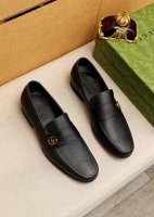 商品商标：Gucci 古驰 休闲皮鞋 正码码数: 38-45 45.46订制 商品材料：精选 进口头层十字纹牛皮鞋面+奢华五金扣，进口牛皮内里。强烈立体视觉效果