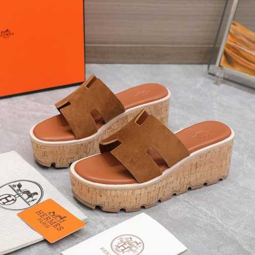 2024爱马仕将经典延续2022 HermèS 木纹坡跟H拖鞋 爱马仕的坡跟凉鞋是我见过最简约最耐看最有气质的！！！ 任何风格都能Hold住，6Cm坡跟高度轻松