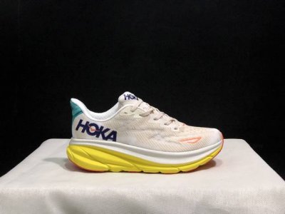 300 顶级版本Hoka One One Clifton9 克利夫顿 低帮跑步鞋男女同款 码数：36-46码(含半码) 编码: 1147833-Ddw 全套得物