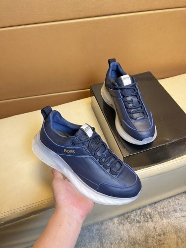 Boss 原单品质.～ 独特现代风运动鞋。休闲鞋潮男必备款 意大利进口原版品牌，进口原版皮，羊里 拒绝脱色磨脚 鞋底：原厂特供原版底，法国懒人风格设计 贴脚 在