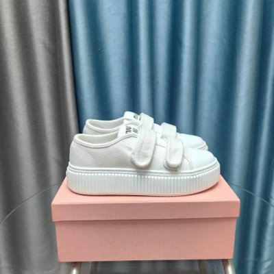 厂价半拖 单鞋 Miumiu 2024春夏新品帆布鞋 鞋面：牛仔布 垫脚：羊皮 码数：35-40 40定做不退不换