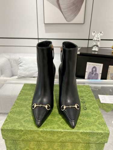 Gucci 24Ss 秋冬高跟短靴专柜购买原版一比一打造 鞋面：Gg印花布面 牛皮 内里：羊皮 真皮大底 跟高10.5Cm 码数:35-42 40.41.42定