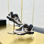 顶级版本，全头层牛皮+油边工艺！！！！！！ Chanel香奈儿 2024专柜顶级休闲款运动鞋 这款经典设计；鞋面多种工艺电绣的风格；大底却时尚运动；不平凡的拥入
