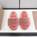高端品质muumuu 2024今年秋冬最火羊毛拖鞋爆款来袭 顶级 品质、完美细节、市场最高版本、你值 拥 原版橡胶 进口皮毛 内里 垫脚:羊毛 Size：35-