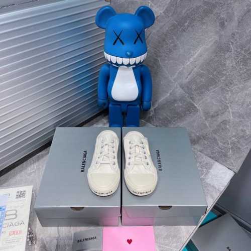 冲量价 最新火爆情侣款 巴黎世家balenciaga 全新paris休闲帆布鞋 最爱的一款布鞋 风格永续，旧不过时！全新paris运动鞋来了 做旧复古风格，以崭