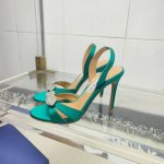 AQUAZZURA 菠萝早春专柜新品仙女时装鞋系列，同步官网全系列龙年主打一个火爆，全网各大网红纷纷开秀，绝美的穿搭系列！鞋面：进口真丝内里：柔软羊皮大底：意大