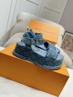 驴家系列凉鞋厚底 LOUIS VUITTON路易威登 最新时尚休闲半拖鞋～代购级当季最新潮品 众多博主纷纷种草，入购原版开模定制，鞋面采用牛仔LV字母工艺配上五