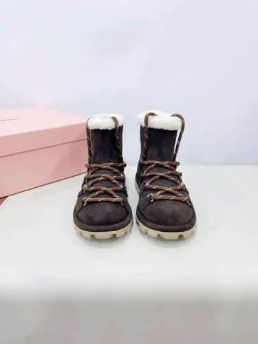 Miumi*缪缪 24最新羊毛靴雪地靴 Ss羊毛雪地靴滑雪靴系列，系带松紧 轻奢的内蕴品质，自带温暖的腔调，材穿着舒服，爱不释手，高颜值高品质防水防滑巨保暖，鞋