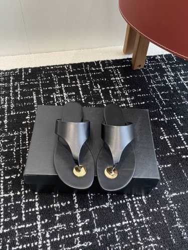 代购级 Saint Laurent圣罗兰、平板夹脚凉鞋 拖鞋 25Ss 早春专柜同步最新款、Ysl、Logo字母扣装饰 经典上乘美艳力作 专柜最火春夏系列 兼备