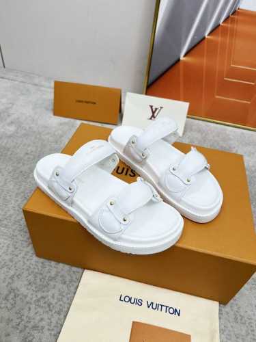 louis Vuitton2025.新款，路易威登春夏新款拖鞋火爆上市，1:1高级定制，秒杀一切仿品，原版开模Logo装饰，既时尚又美观，面料:进口牛皮，内里羊