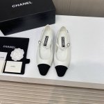 出厂价 小香家凉鞋chane*｜，山茶花大爆款！小香官网香奈儿早春凉鞋， 看着就很讨喜，小圆头 衬托脚也变得瘦瘦的，上脚给人就是一种年代的复古情怀鞋、欧美走秀新