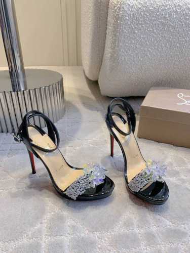 出厂价 Christian Loubouti* 新款水晶红底高跟凉鞋 超级重工 闪耀夺目 富贵迷人 交织出童话般的梦境 鞋面牛皮手工缝制水晶 内里垫脚羊皮 原版