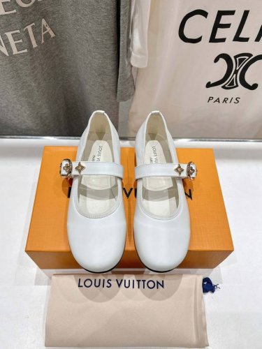 高版本出厂 Louis Vuitton ss25 new arrival LV驴牌春夏系列玛丽珍平底鞋单鞋新品简约精致，高级感满满，尽显优雅气质～上脚超好看，拉